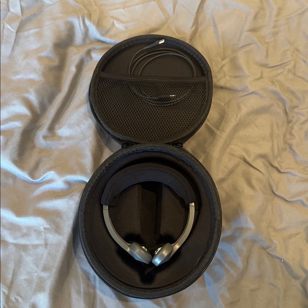 Pulsetto vagal nerve stimulator with case